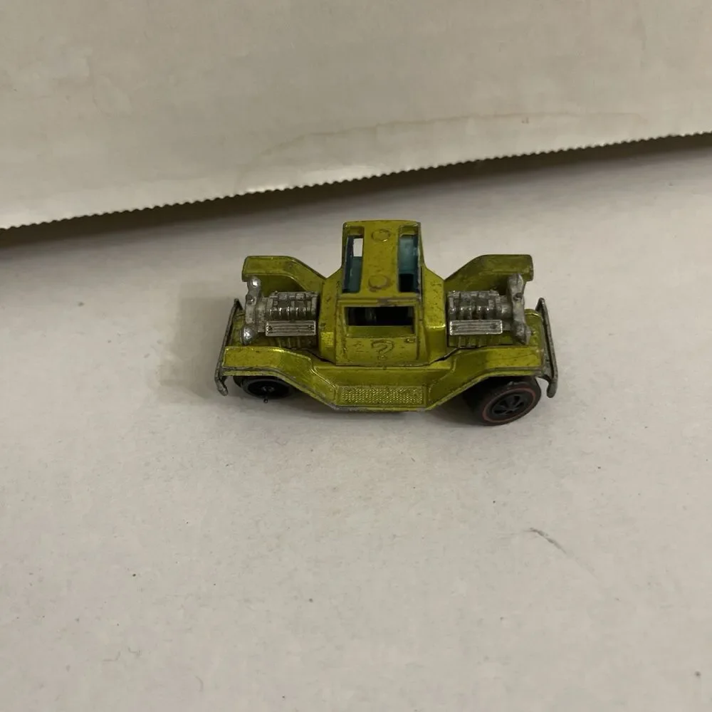Vtg Hot Wheels Redline  T-4-2, Metallic Lime Hong Kong One Wheel Broken 1970s